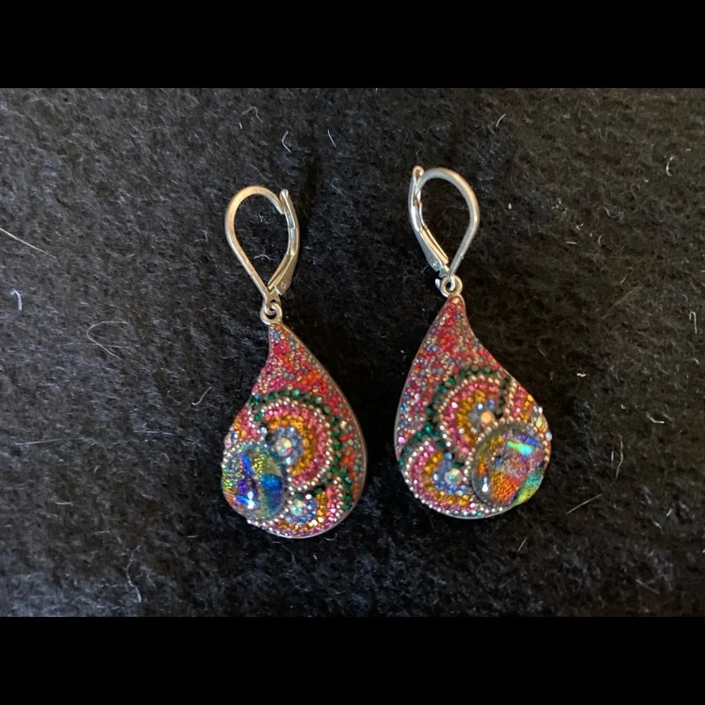 Multi-colored Austrian crystal and solid sterling silver backed earrings. - Picture 4 of 4